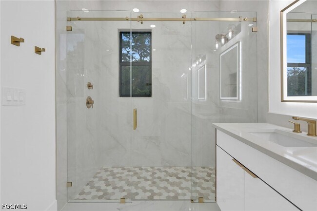 Building Photo - 1601 Clark Ave