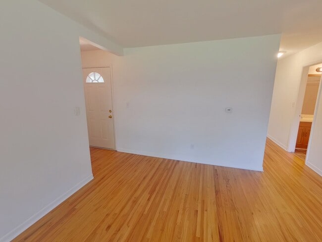 Building Photo - 2520 N Perry Ave
