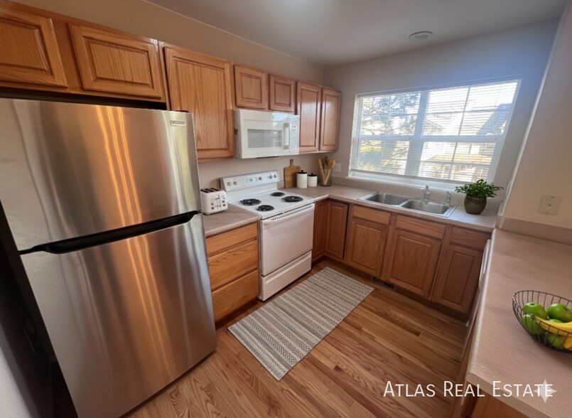 Building Photo - 3260 Capstan Way