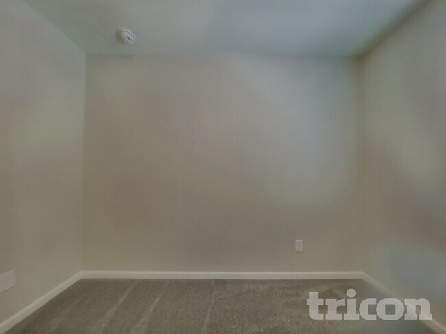 Building Photo - 8632 E Posada Ave