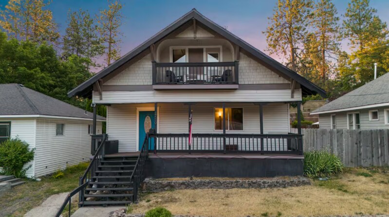 Building Photo - 719 E 9th Ave