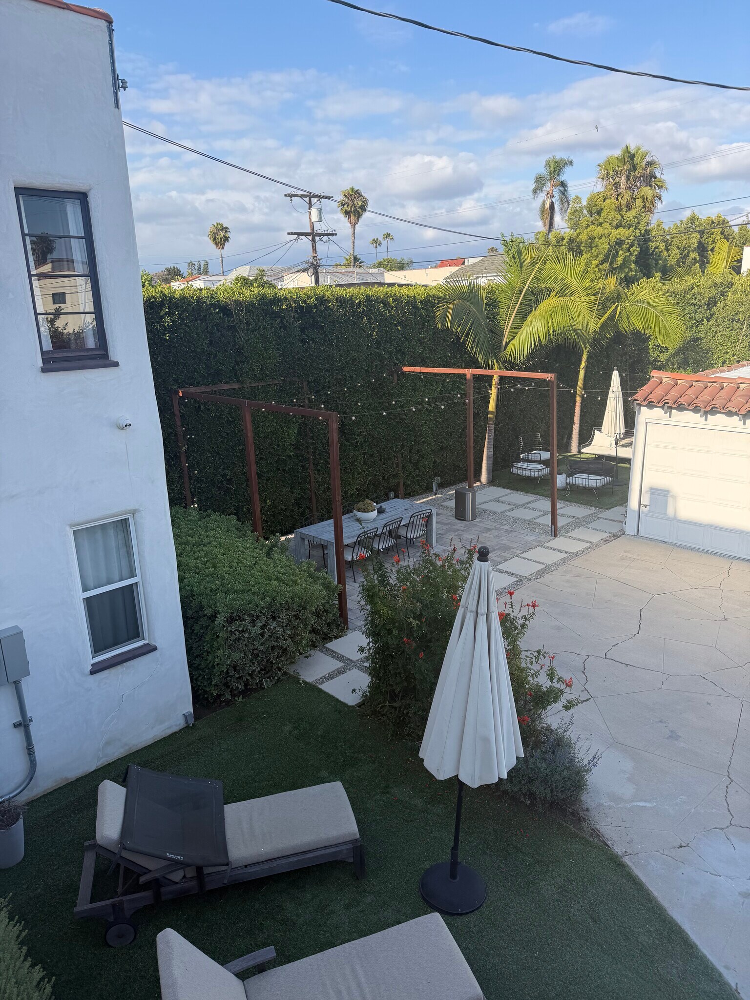 Building Photo - 1130 S Cloverdale Ave