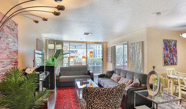 Building Photo - 880 W 1st St