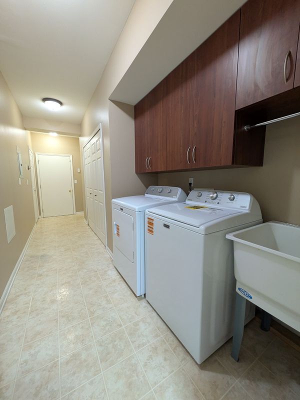 Building Photo - 24107 Chesapeake Cir