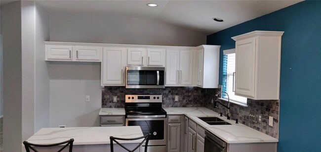 Building Photo - 309 Riverine Way