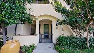 Building Photo - 720 Spring Gdn