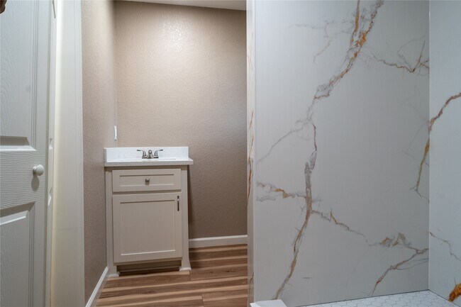 Building Photo - 130 E Bernard St