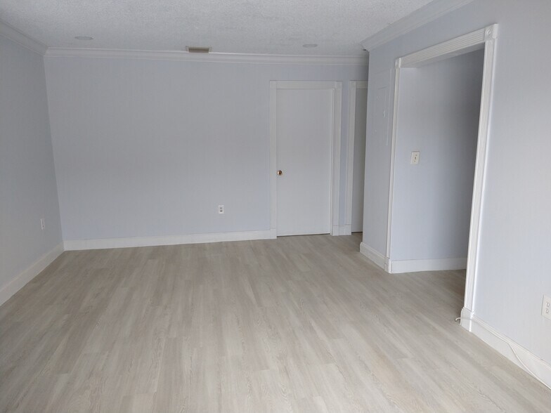 Building Photo - 335 NW 50th St