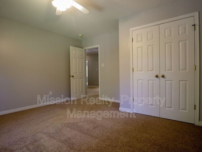 Building Photo - 9006 Birdsong Creek Ct