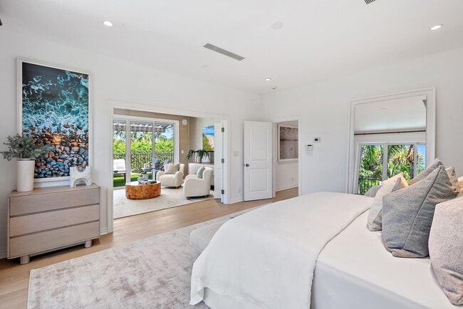 Building Photo - 245 Everglade Ave