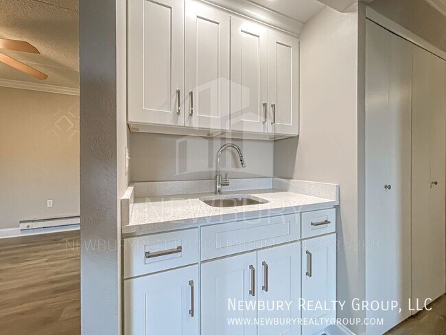 Building Photo - 530 N Main St