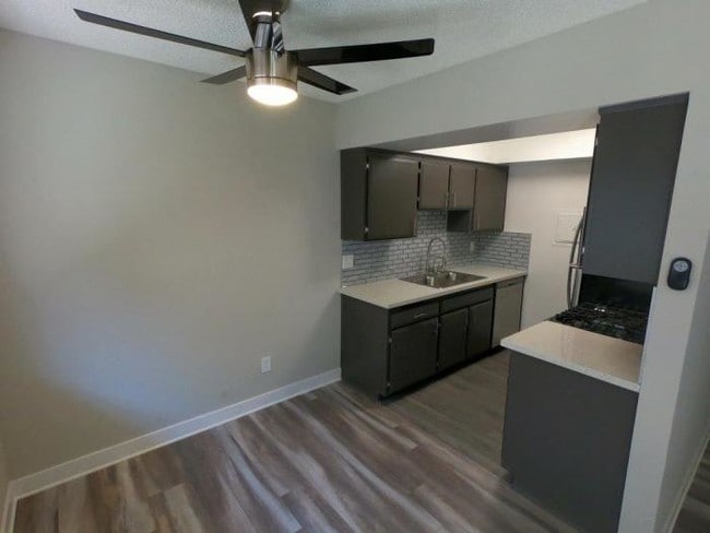 Building Photo - 1 bedroom in Sherman Oaks CA 91411