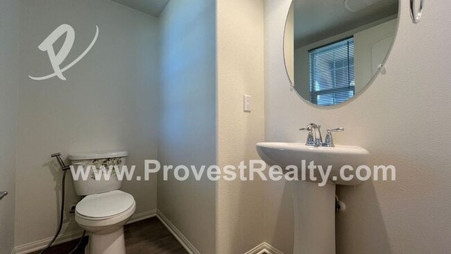 Building Photo - 10868 Quarter Horse Ave