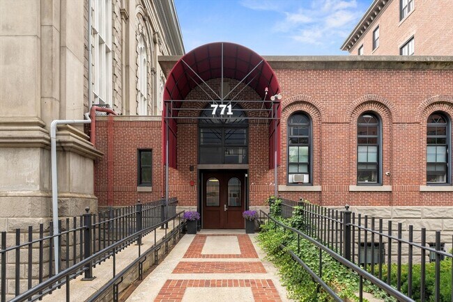 Building Photo - 771 Harrison Ave