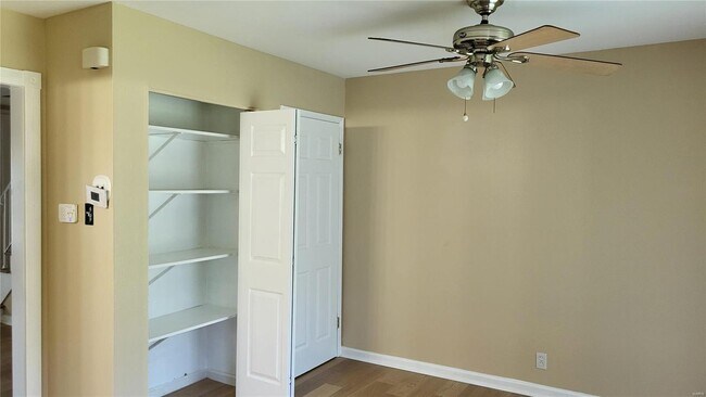 Building Photo - 447 Olian Dr