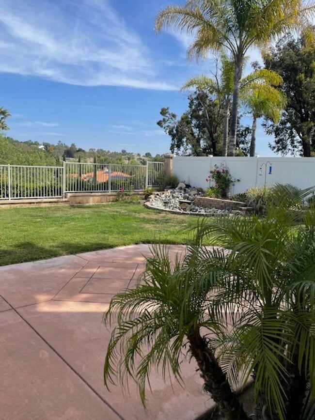 Building Photo - Paloma Del Sol Home