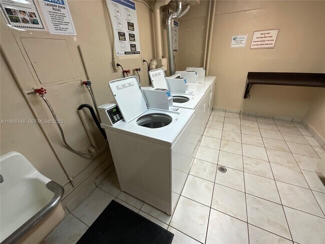 Building Photo - 5701 Collins Ave