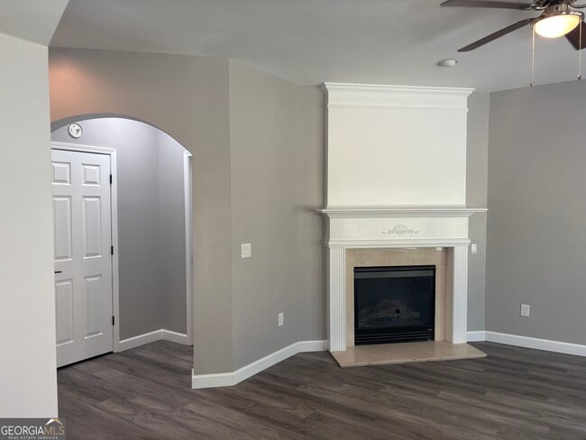 Building Photo - 7742 Parkside Dr