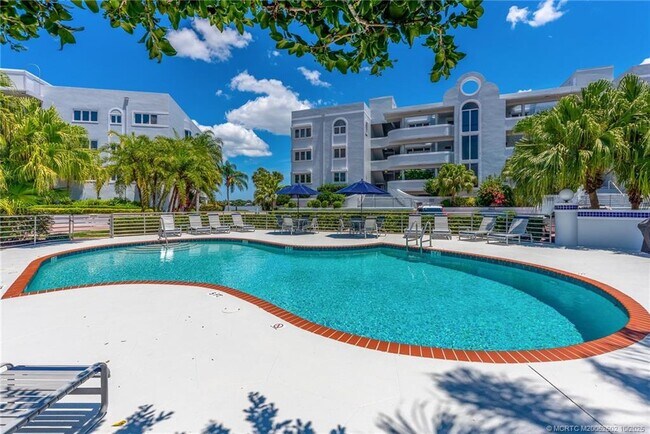 Building Photo - 1130 SW Chapman Way