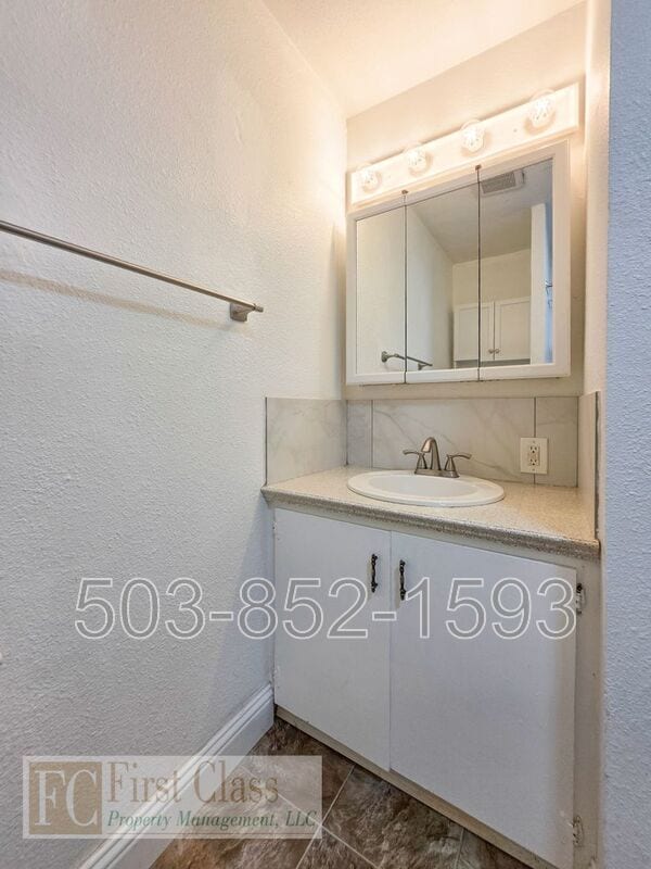 Building Photo - 12345 SW Hall Blvd