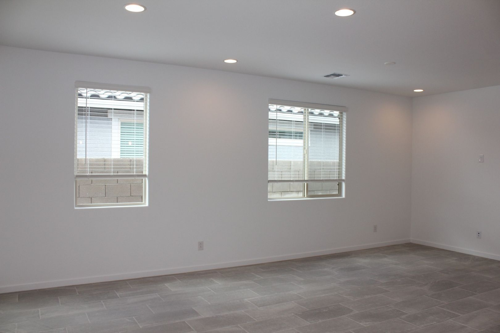 Building Photo - 12549 W Luxton Ln