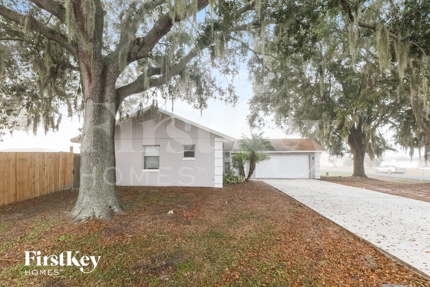 Building Photo - 7989 Sioux Ln