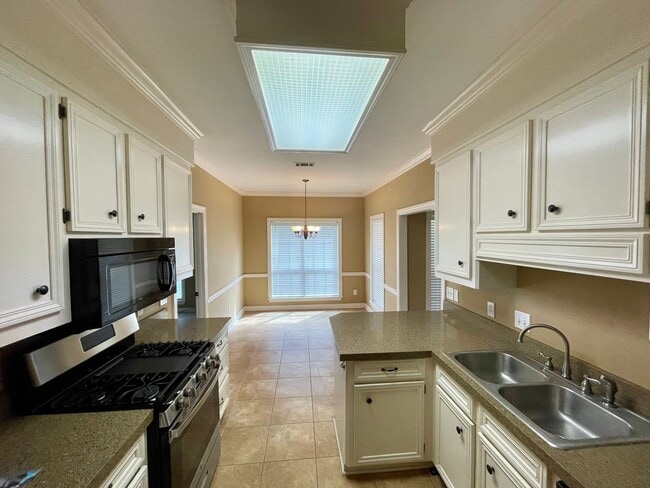 Building Photo - 3 Bed 2 Bath house in Madison