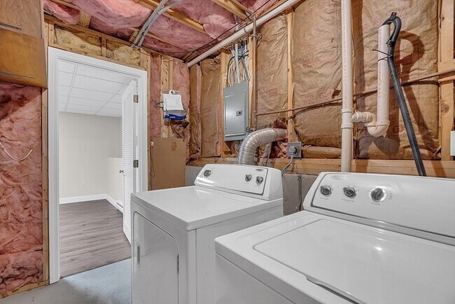 Building Photo - 67 Plantation Rd