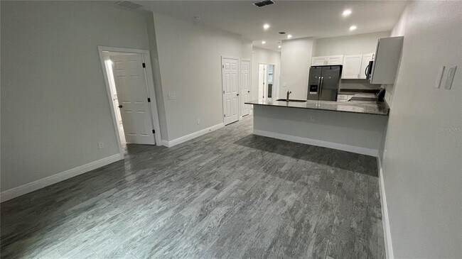 Building Photo - 4949 Ives Ave