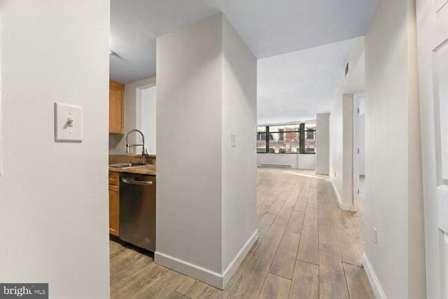 Building Photo - 1150 K St NW