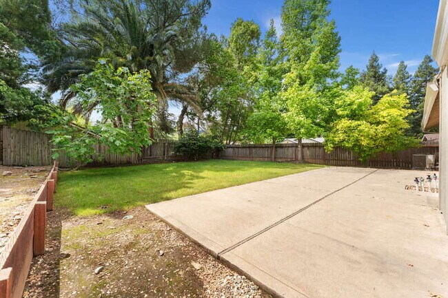 Building Photo - 101 Claim Ct