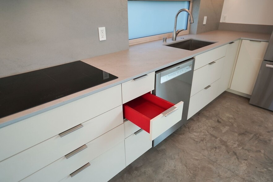 induction cooktop - 12529 Wagner St