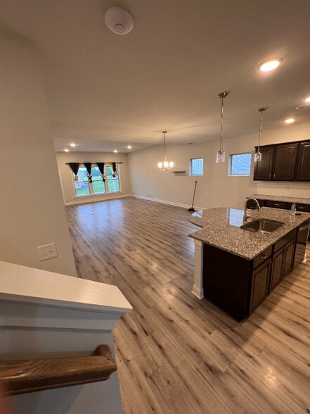 Building Photo - 1126 Carlisle Pl