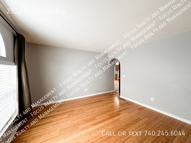 Building Photo - 2532 Ridgeway Ave