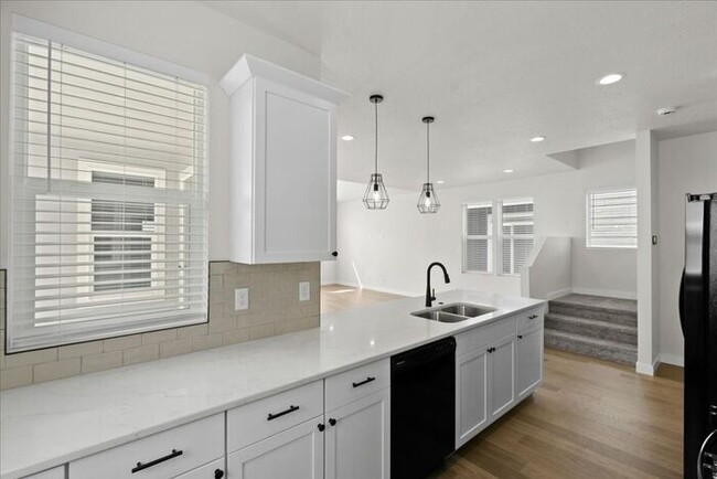 Building Photo - Brand New Spacious 4-Bedroom Home with Mod...