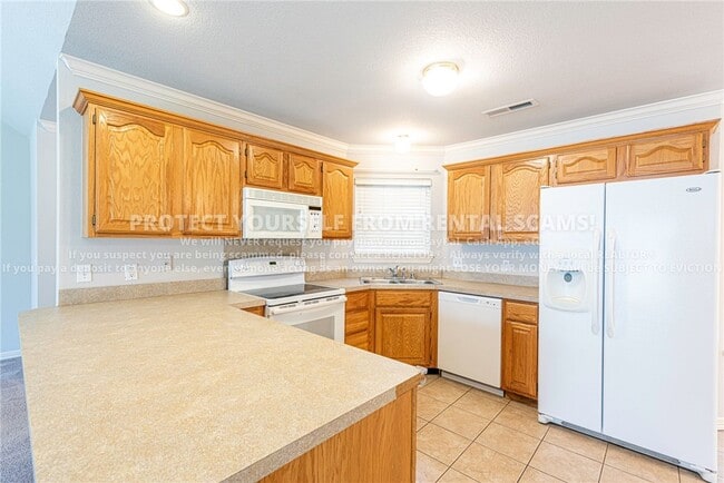 Building Photo - 245 Ravenwood Rd