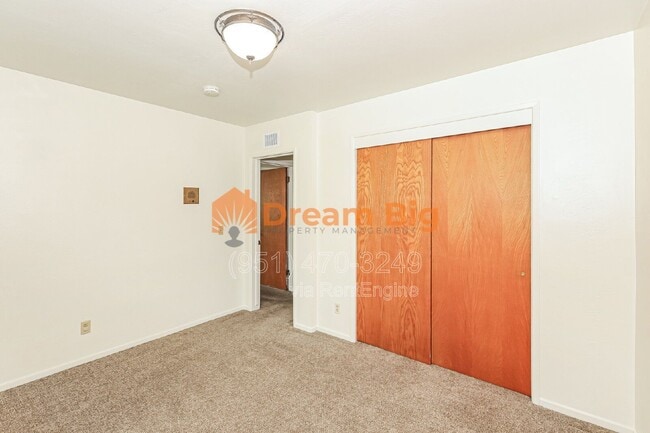 Building Photo - 5971 Sunland Pl