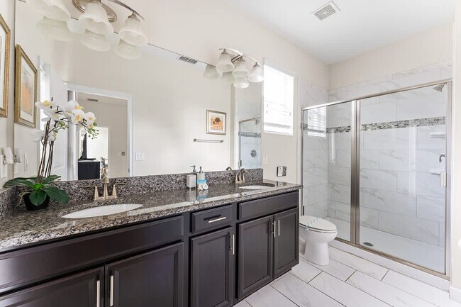 Building Photo - 4702 Sleepy Hollow Dr