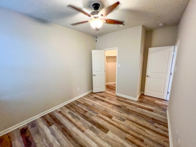 Building Photo - 524 Cautillion Dr