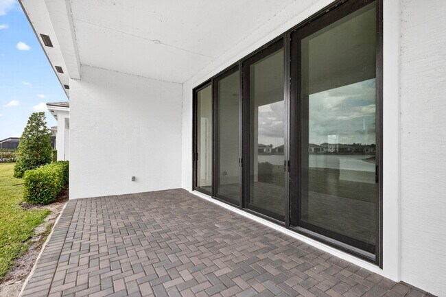 Building Photo - 11344 SW Pietra Wy