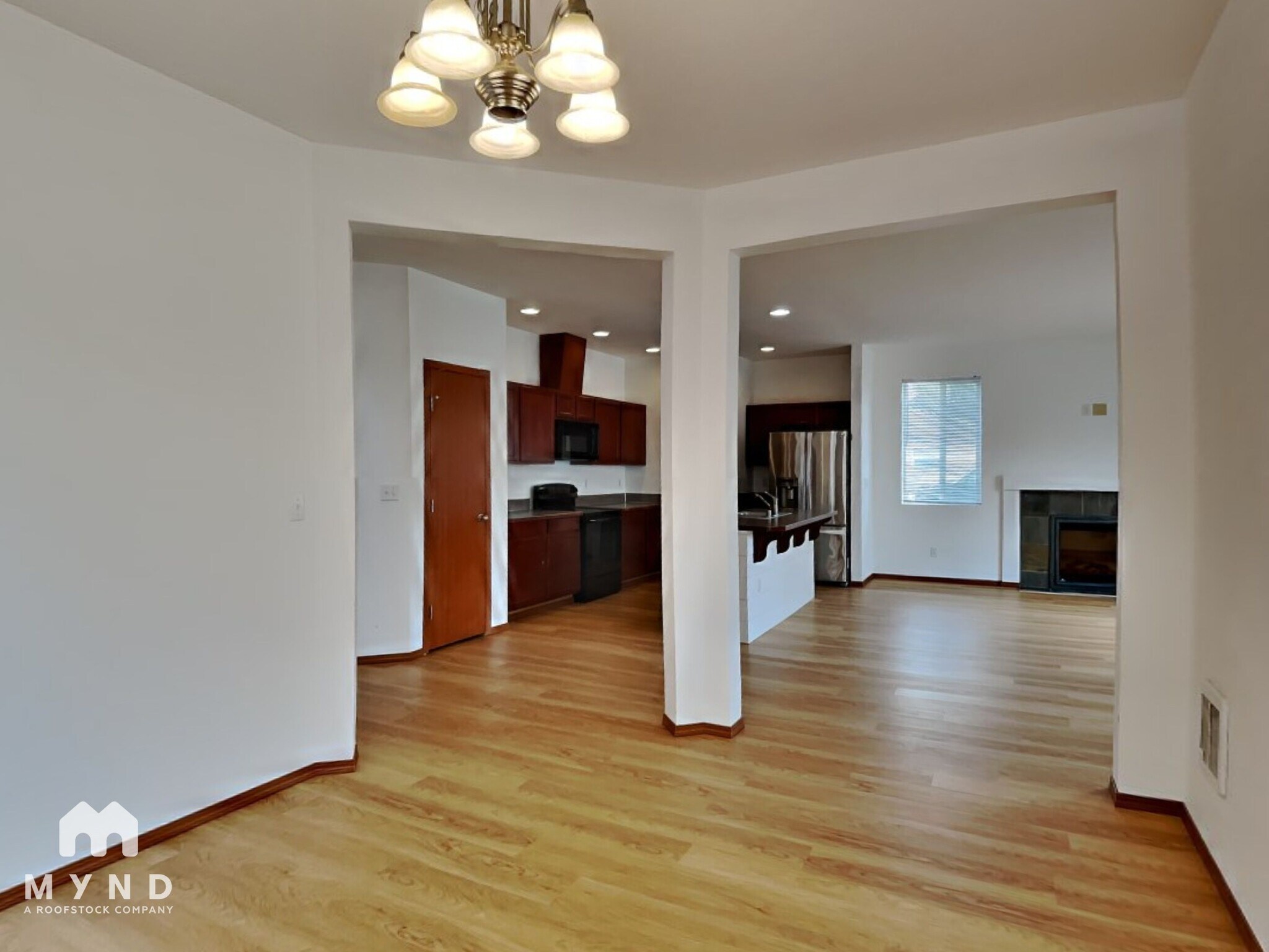 Building Photo - 1412 E 64th St