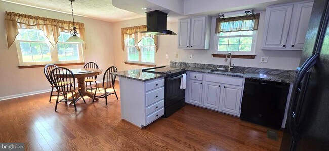 Building Photo - 1526 Palm Ct