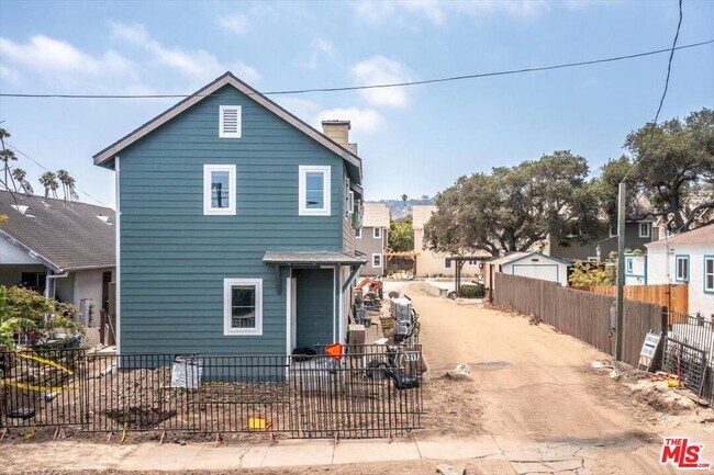 Building Photo - 1317 Punta Gorda St