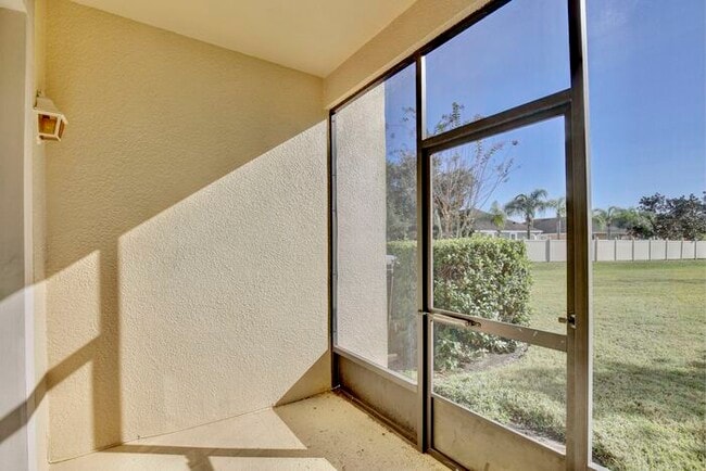 Building Photo - Spacious 4/2.5 Townhome in Gated Community in Avalon Park - Orlando