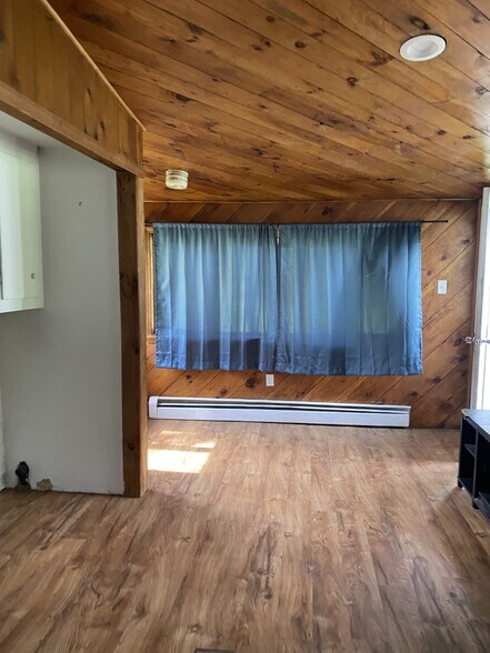 Building Photo - 113 Pleasant St