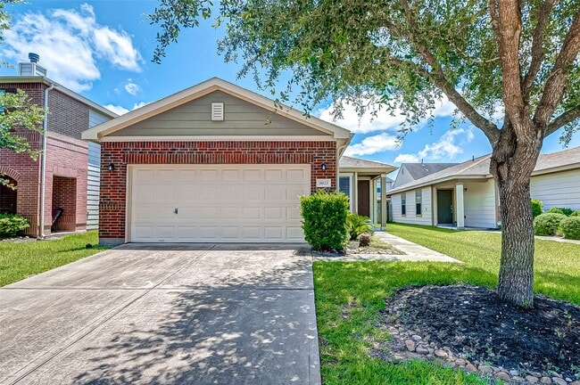 Building Photo - 26123 Parkman Grove Dr