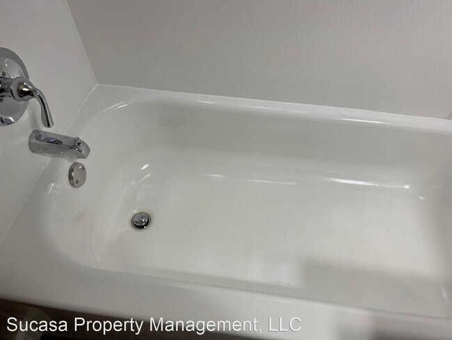 Building Photo - 2 br, 1 bath House - 2535 Rockwood Dr.