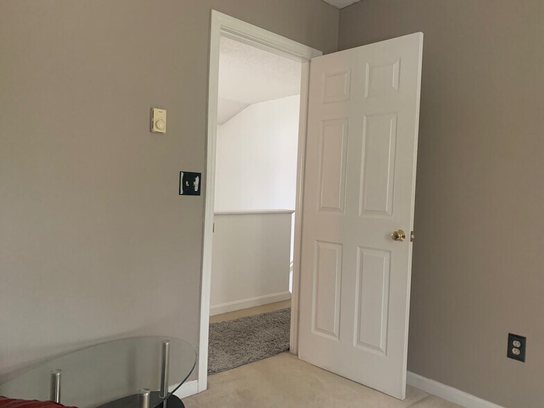 Building Photo - 61 Trotters Way