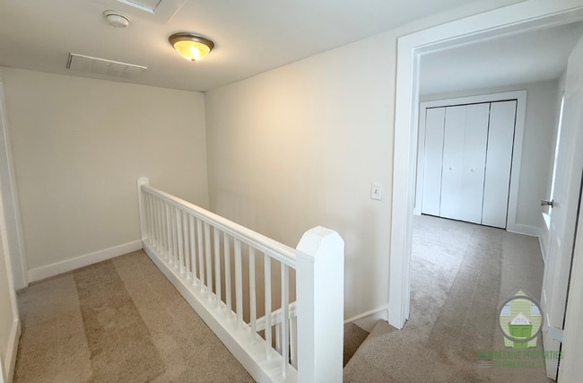 Building Photo - 1206 W Bramlett Rd