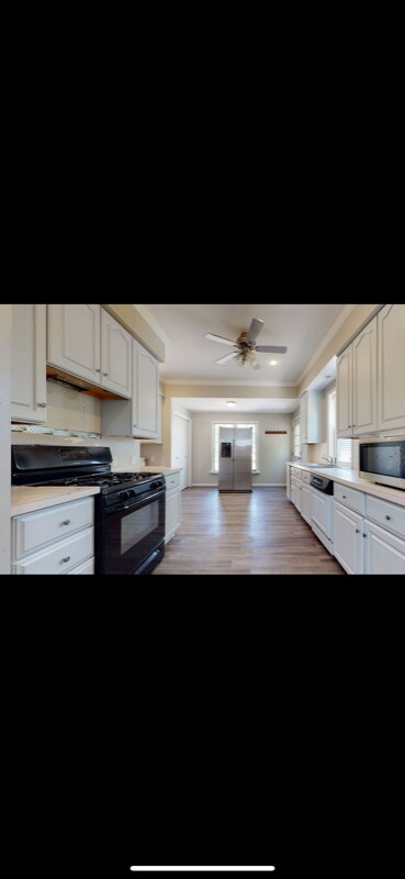 Building Photo - 228 Wilson Ave SW